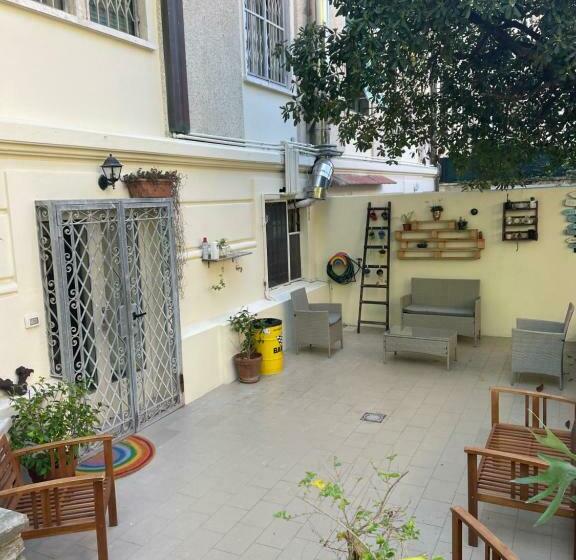 پانسیون 211 Underground