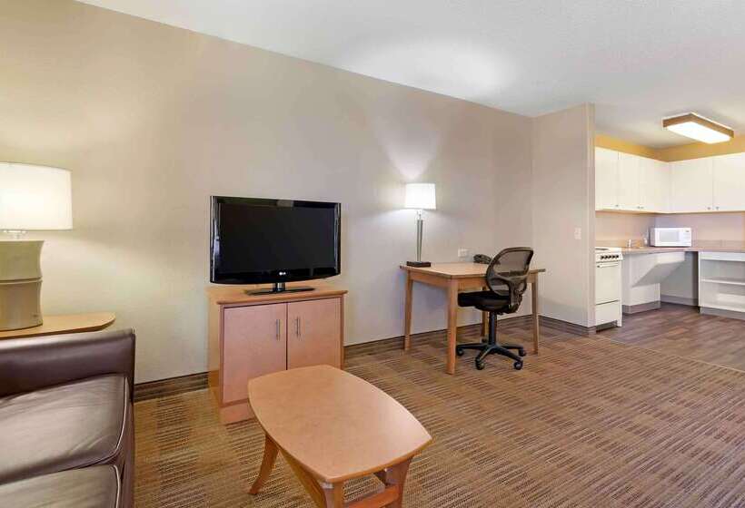 בית מלון כפרי Extended Stay America Select Suites   Madison   Old Sauk Rd