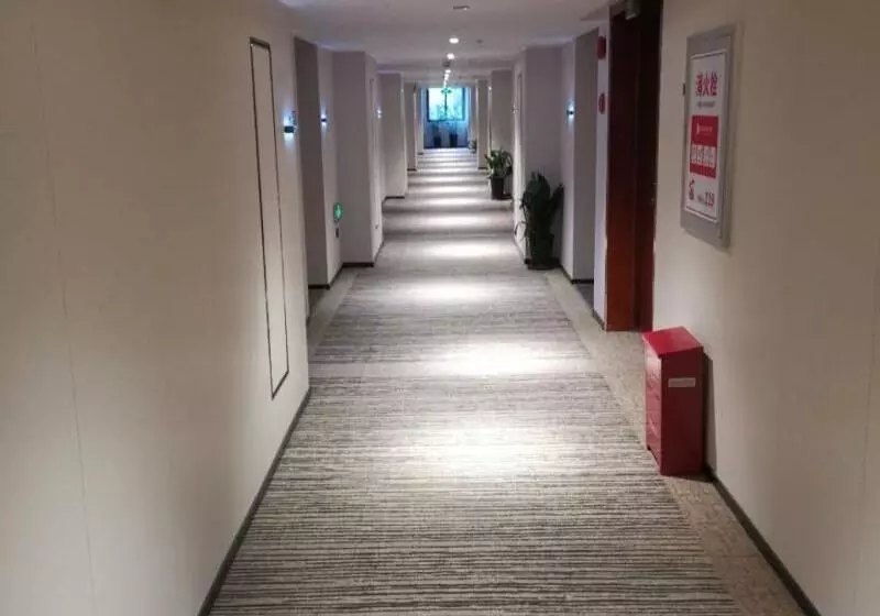 Otel Greentree Inn Shanghai Jingan Railway Station Xinzha Road Business