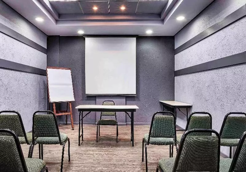 ホテル Ibis Taubate