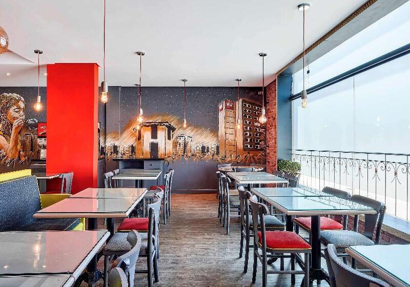 Отель Ibis Taubate