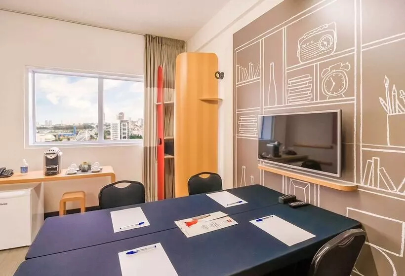 ホテル Ibis Taubate