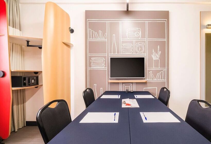 Отель Ibis Taubate