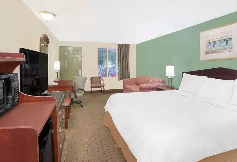 ホテル Knights Inn   Battle Creek