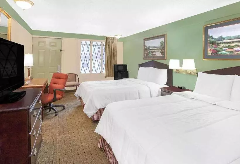 ホテル Knights Inn   Battle Creek