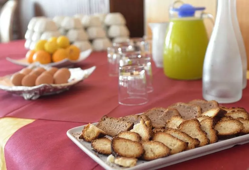 هتل La Cima Trasimena