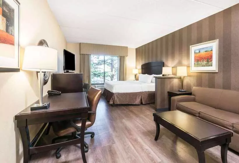 ホテル La Quinta Inn & Suites Bel Air