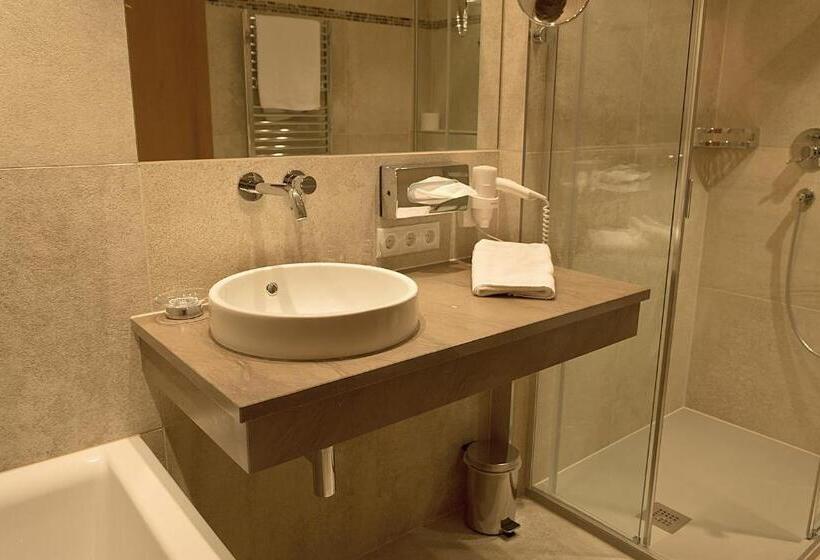 בית מלון כפרי Lech & Residenz Chesa Rosa