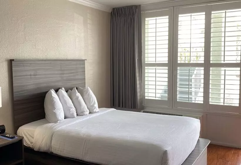 ホテル Melbourne All Suites Inn Near I95