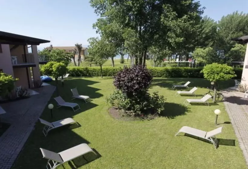 ホテル Villaggio Turistico Lugana Marina