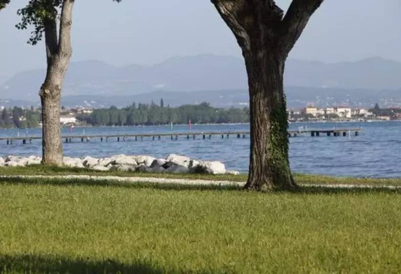 ホテル Villaggio Turistico Lugana Marina