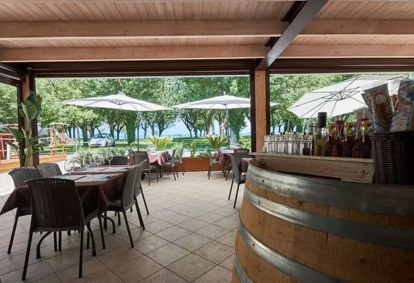 ホテル Villaggio Turistico Lugana Marina