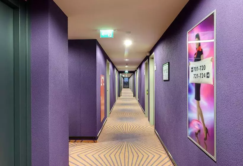 Meininger Hotel Frankfurt Main / Airport