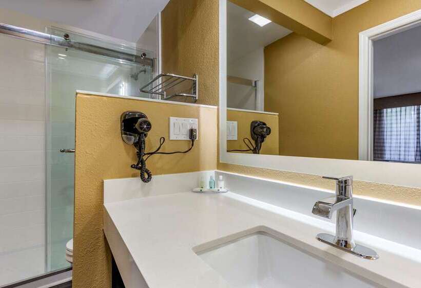 מוטל Quality Inn & Suites