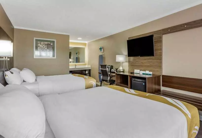 מוטל Quality Inn & Suites
