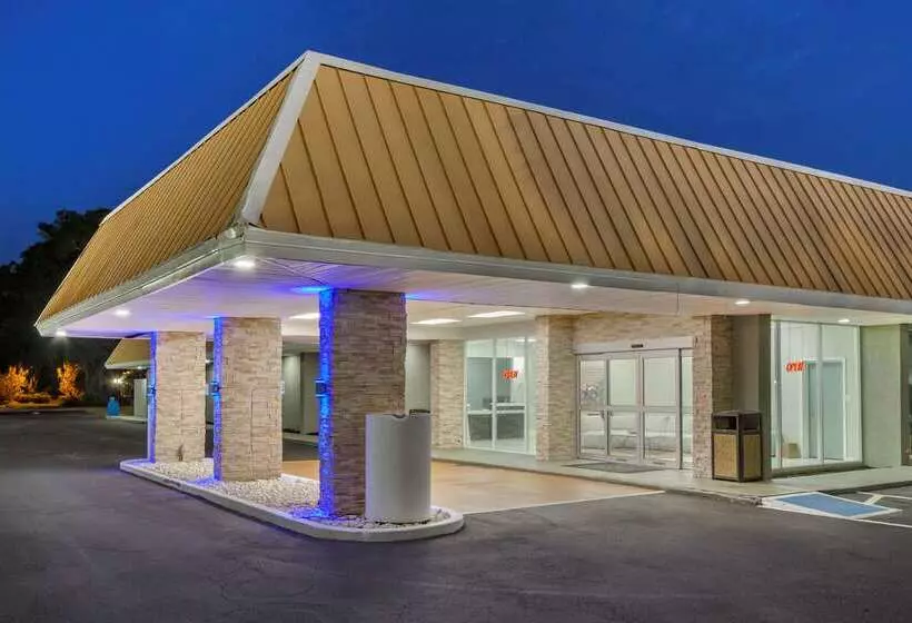 מוטל Quality Inn & Suites