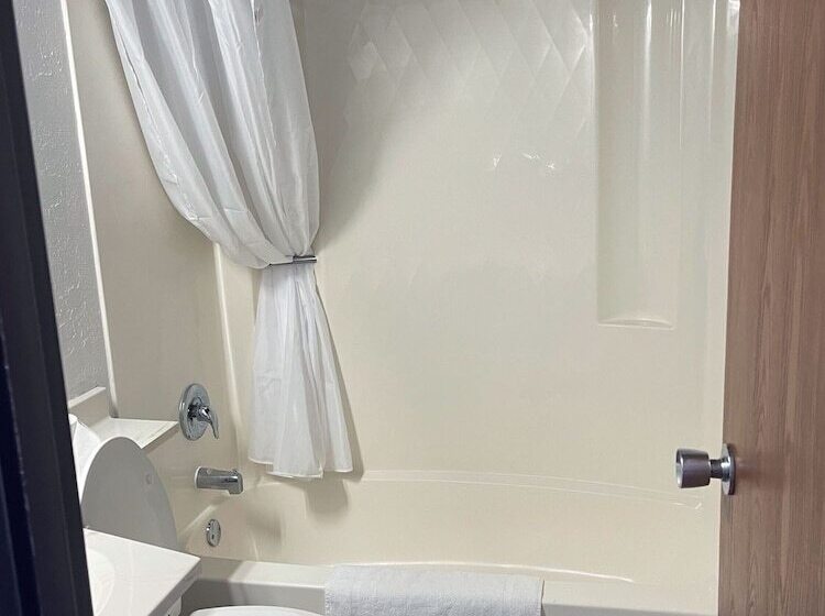 فندق على الطريق River Bend's Walleye Inn