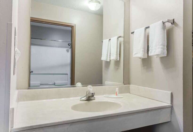 모텔 Super 8 By Wyndham La Grange Ky