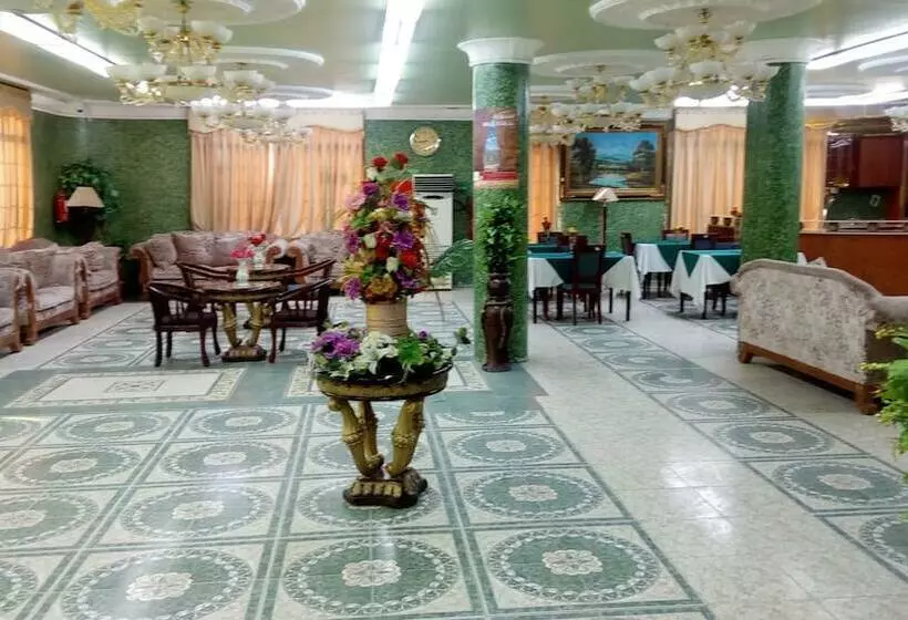 ユースホステル Sahari Palace