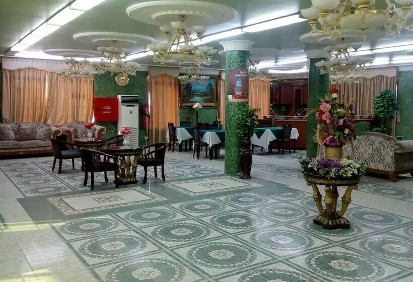 ユースホステル Sahari Palace