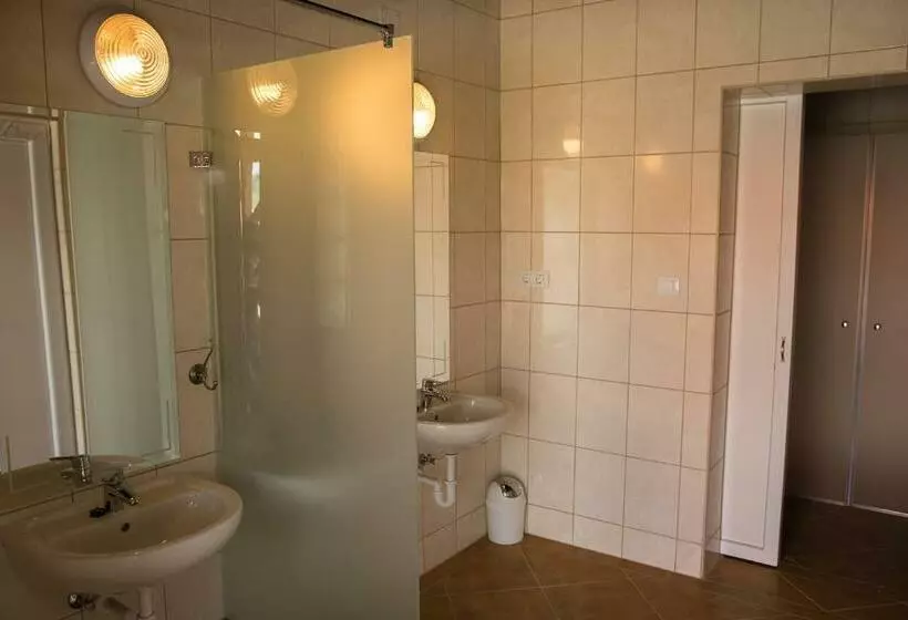 Aamiaismajoitus (B&B) Bocor Fogadó