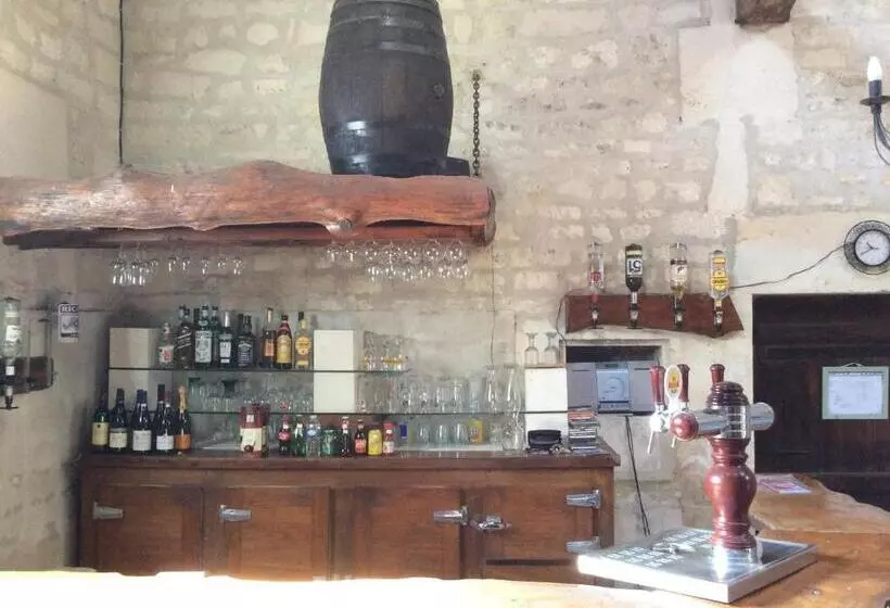 Aamiaismajoitus (B&B) La Cour Des Cloches