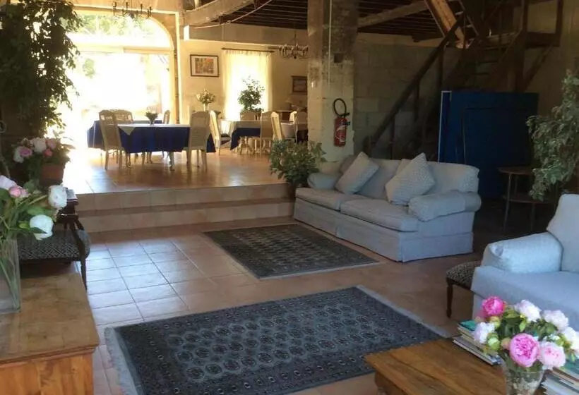 Aamiaismajoitus (B&B) La Cour Des Cloches