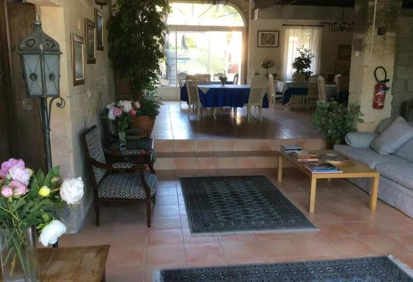 Aamiaismajoitus (B&B) La Cour Des Cloches