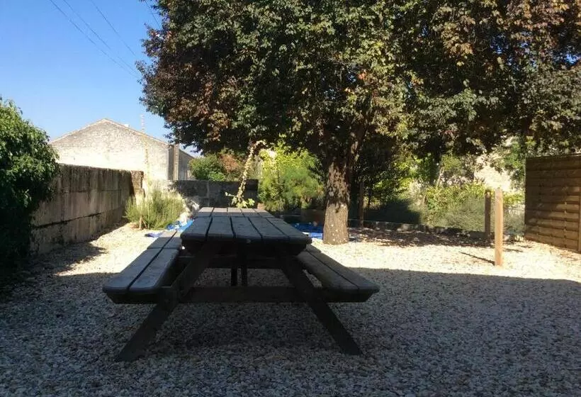 Aamiaismajoitus (B&B) La Cour Des Cloches