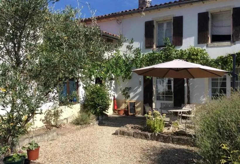 Aamiaismajoitus (B&B) La Cour Des Cloches