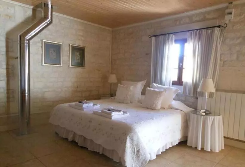 Aamiaismajoitus (B&B) La Cour Des Cloches