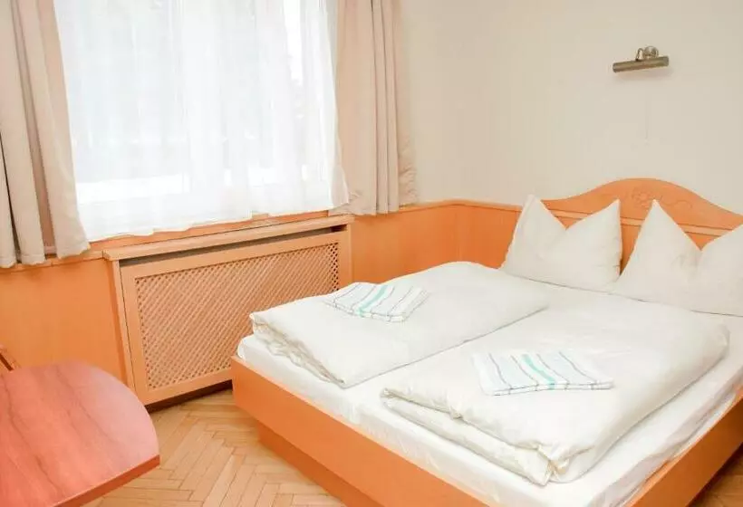 Csikar Csárda és Panzió