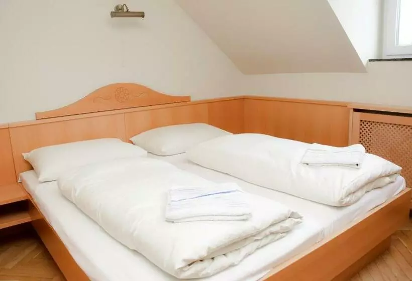 Csikar Csárda és Panzió