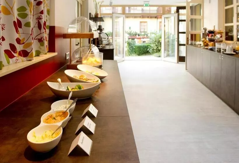 ホテル Eisenbock S Strasser Hof