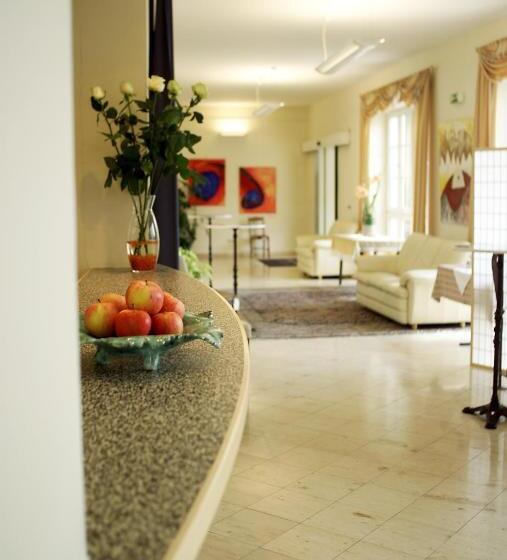 Отель Eisenbock S Strasser Hof