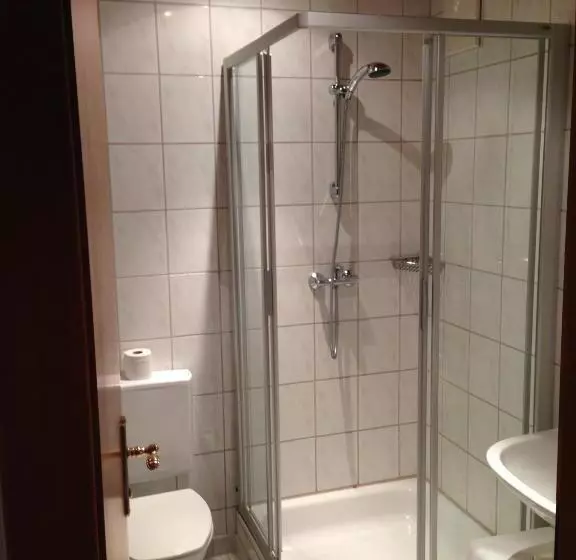 ホテル Eisenbock S Strasser Hof