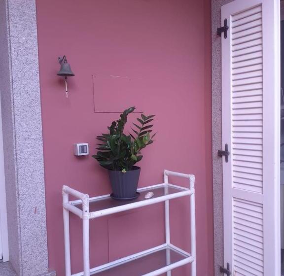 膳宿费 B&b Domus Oriens   Monolocale Indipendente In Villa