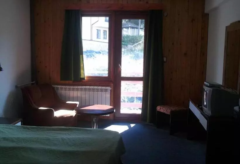 ペンション Kris Guesthouse