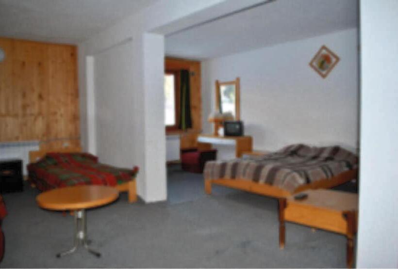 ペンション Kris Guesthouse