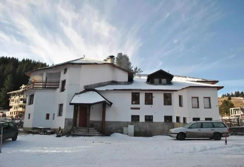ペンション Kris Guesthouse