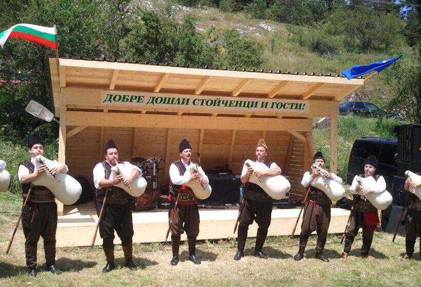 ペンション Kris Guesthouse