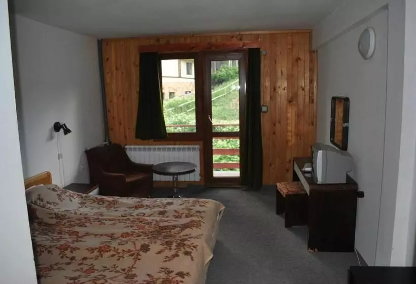 ペンション Kris Guesthouse