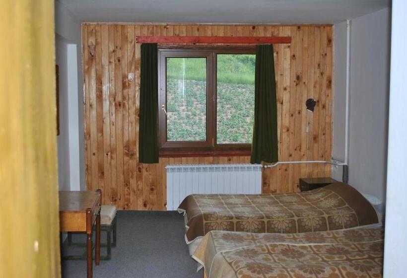 ペンション Kris Guesthouse