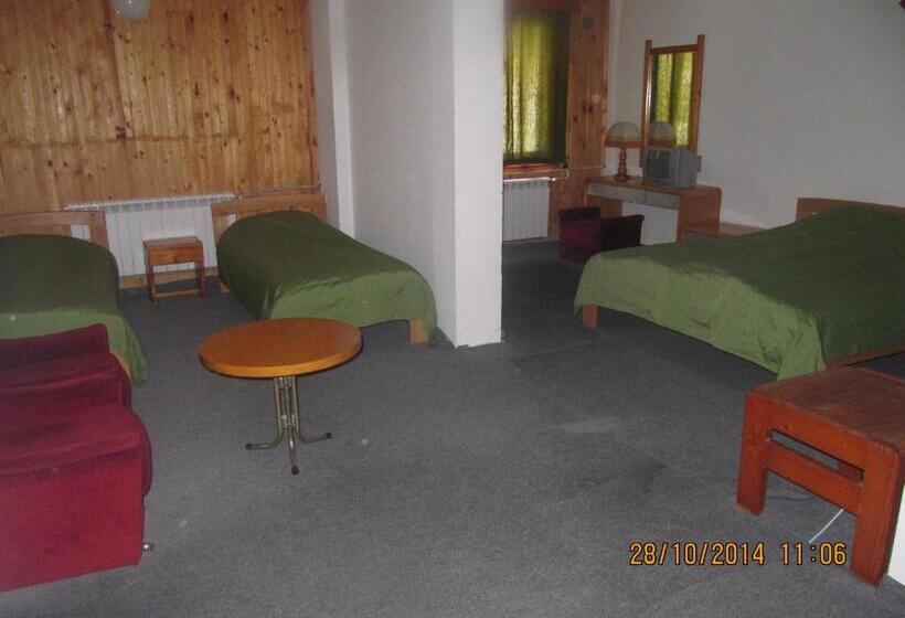 ペンション Kris Guesthouse