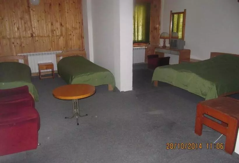 ペンション Kris Guesthouse