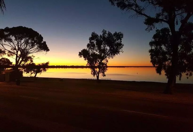 Barmera Lake Resort Motel
