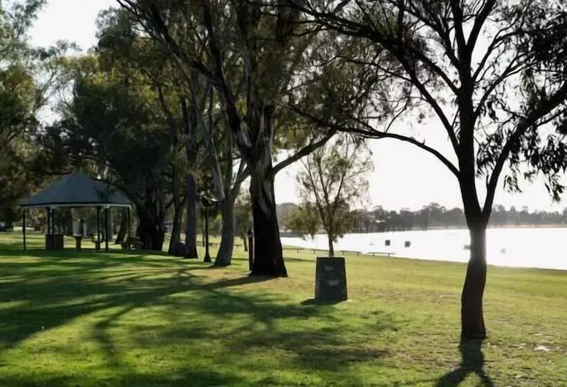 Barmera Lake Resort Motel