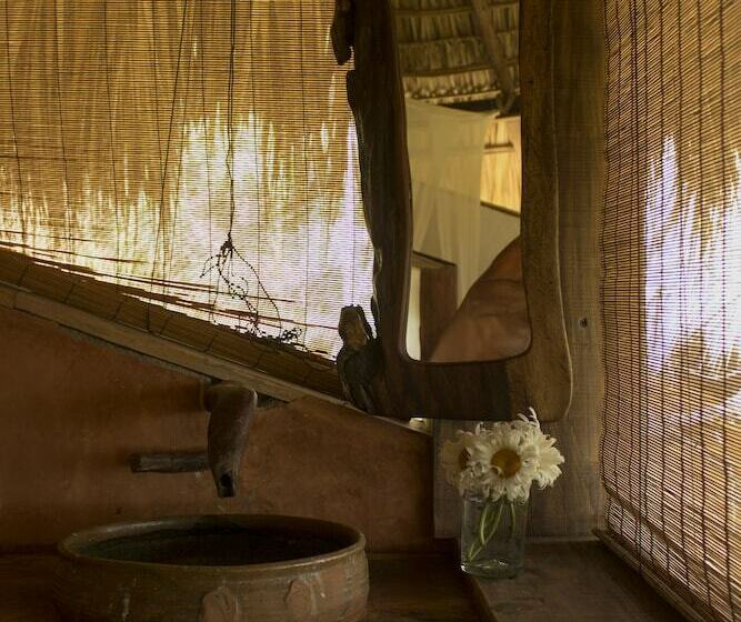 Отель Las Almas Petit