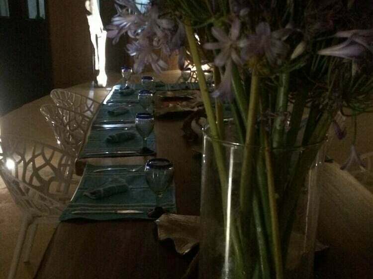 Отель Las Almas Petit