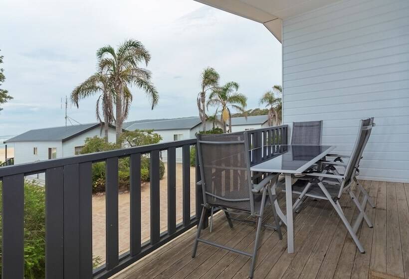 فندق Tuross Beach Cabins & Campsites